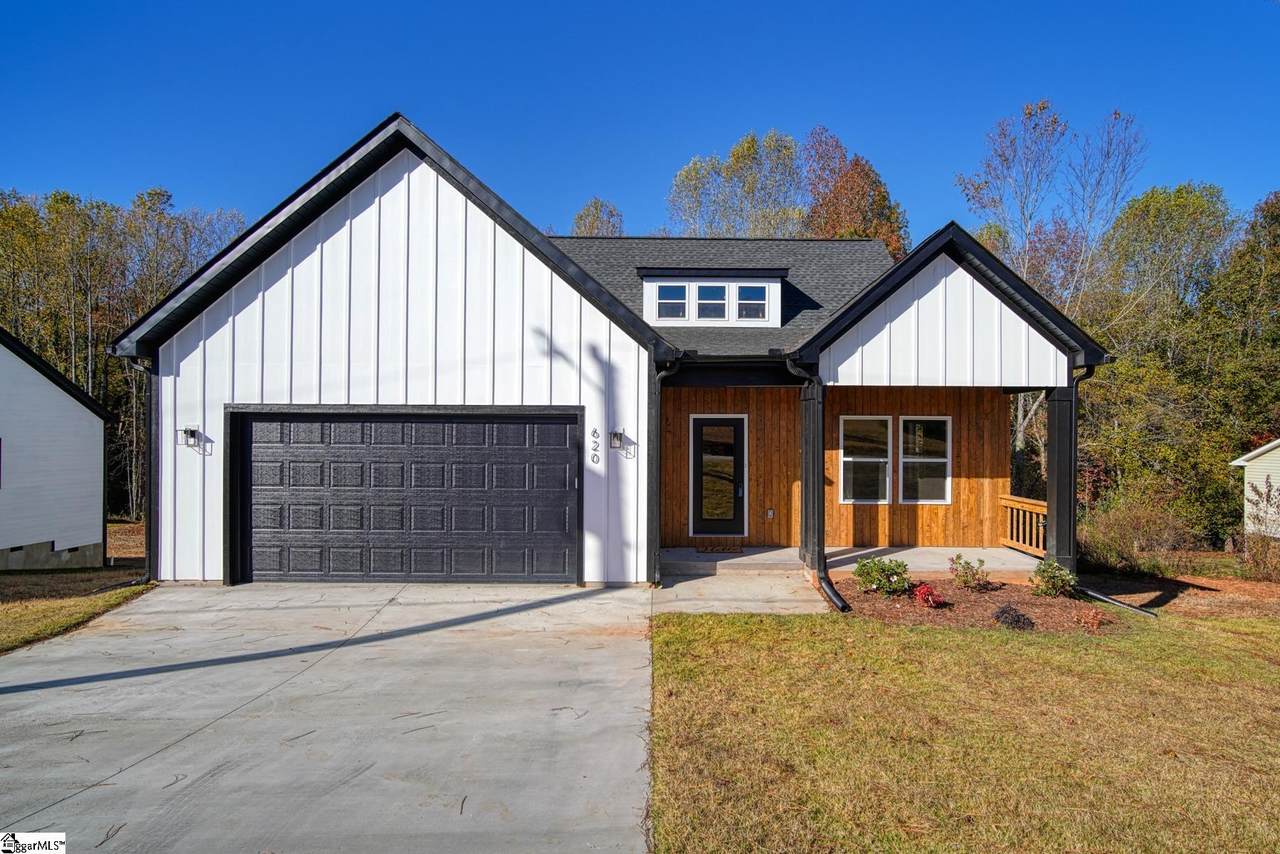 620 Skyline Drive - Photo 1