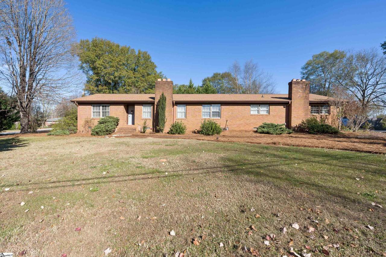 207 Oates Avenue - Photo 1