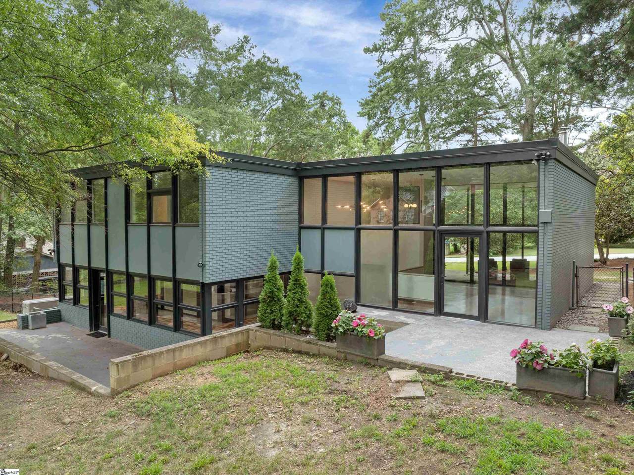 305 Botany Road - Photo 1