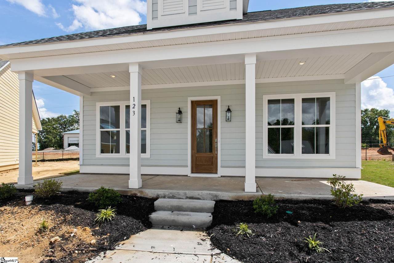 123 Cottage Lane - Photo 1