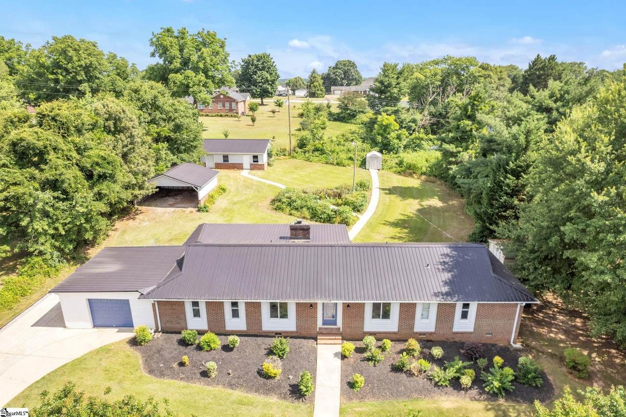 107 Carriage Lane - Photo 1