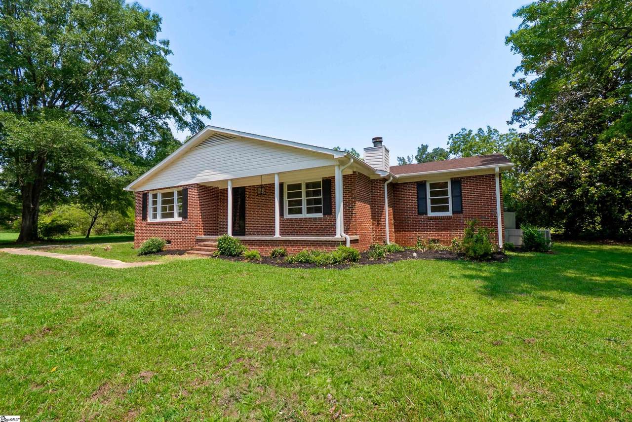 231 Hampton Avenue - Photo 1