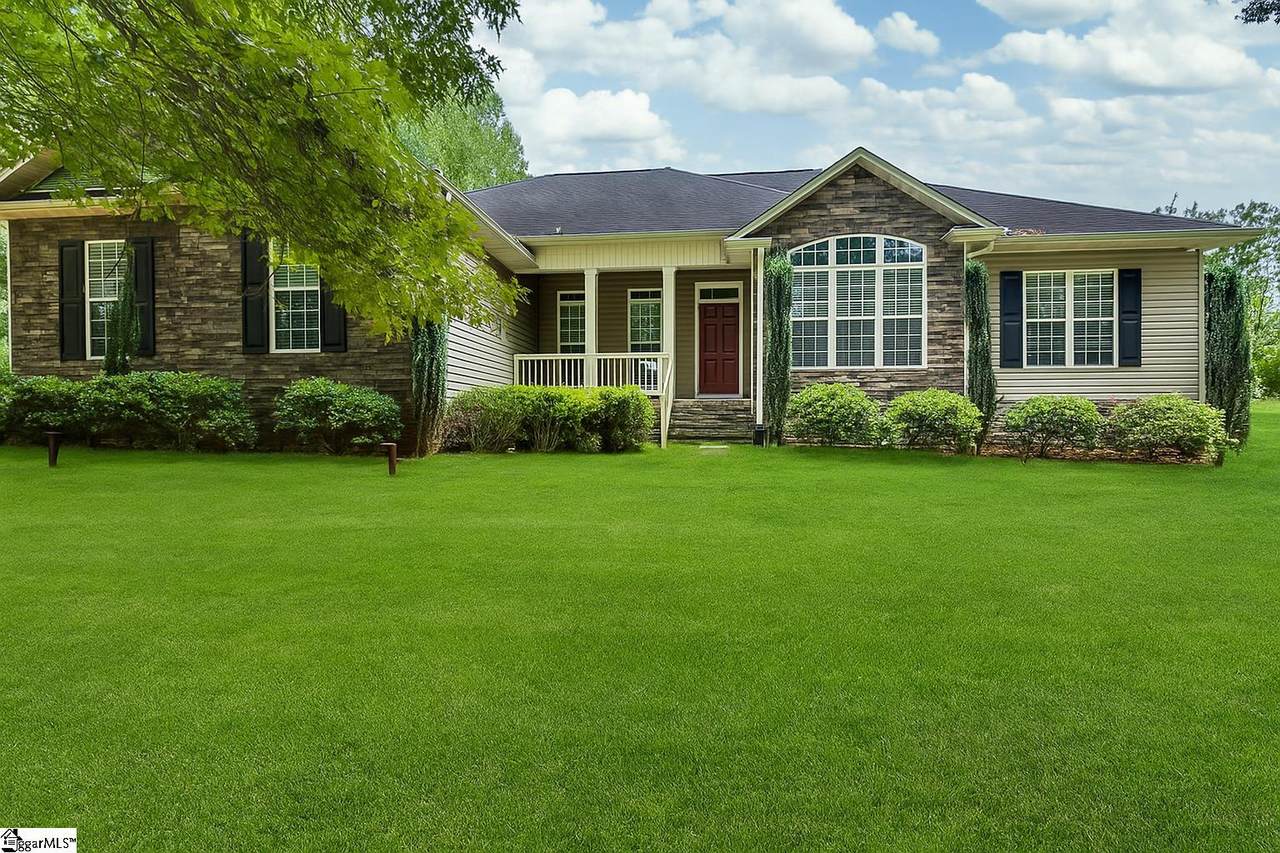 155 Pinewood Lane - Photo 1