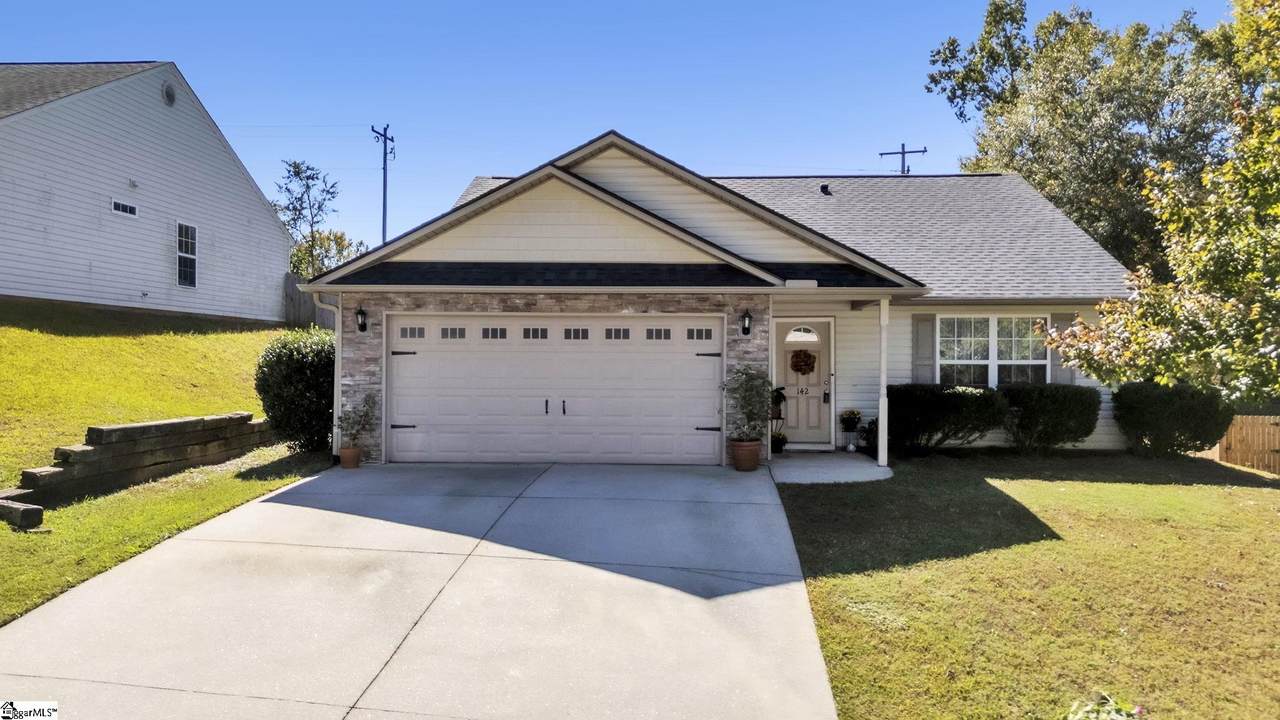 142 Midwood Road - Photo 1