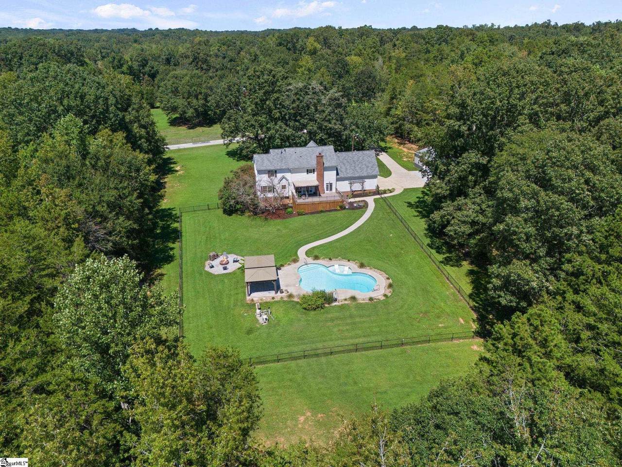 467 Grandwood Boulevard - Photo 1