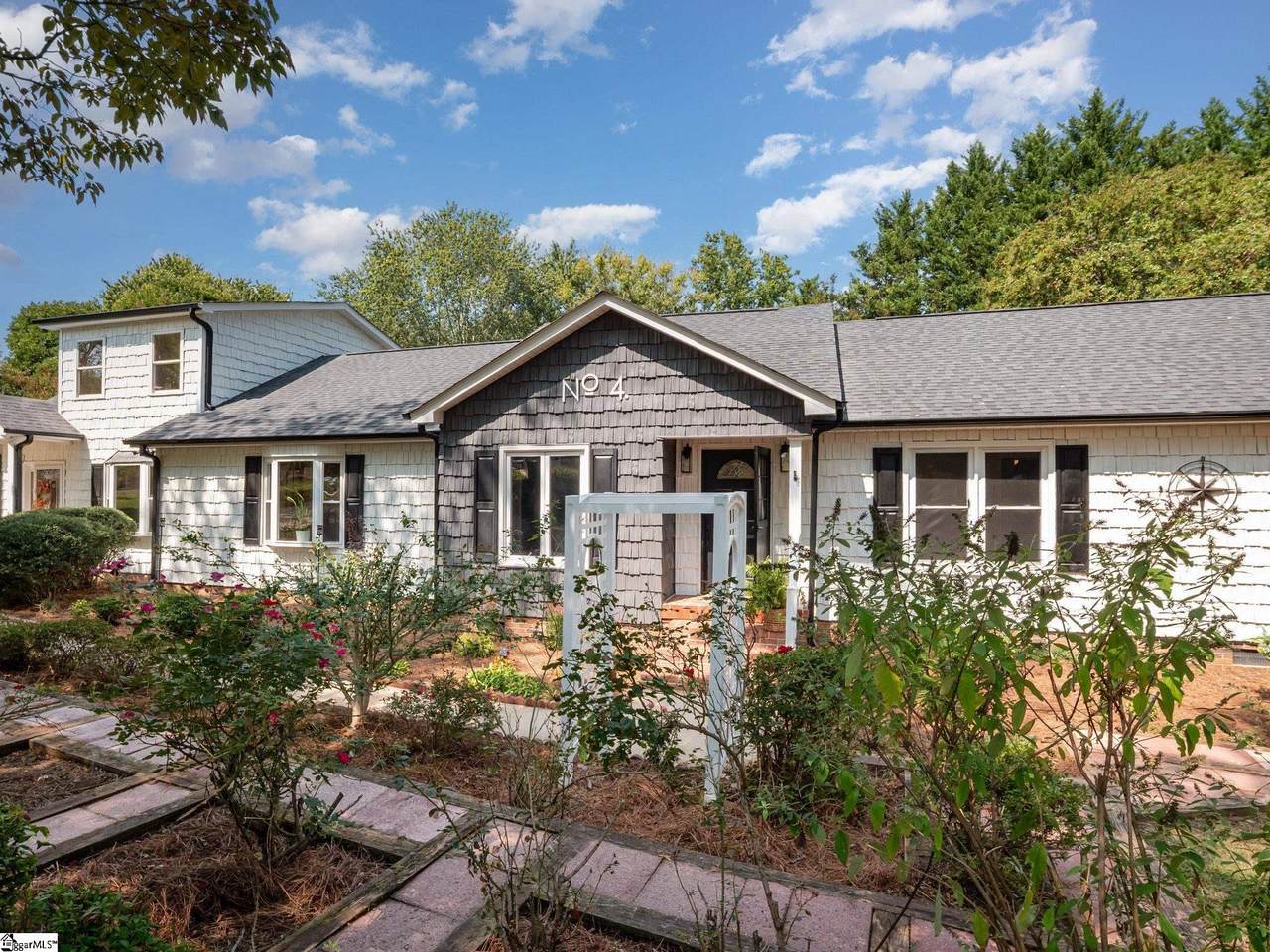 4 Mountain Crest Drive - Photo 1