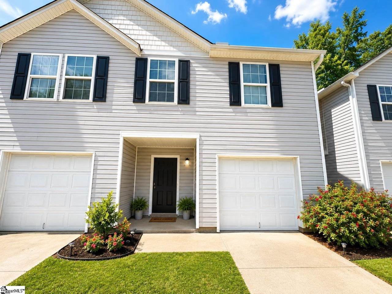 163 Evonshire Boulevard - Photo 1