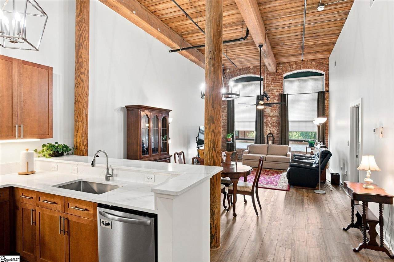 400 Mills Avenue - Photo 1