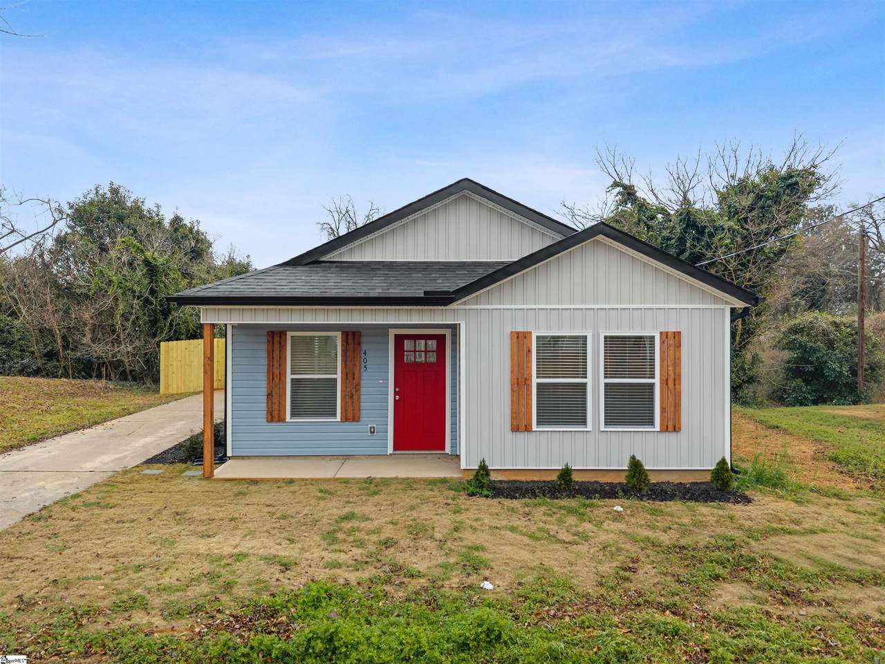 405 E Hampton Avenue - Photo 1