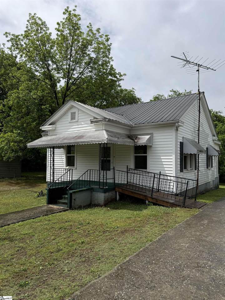 550 Leaman Avenue - Photo 1