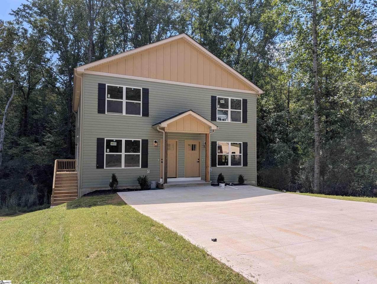 120-121 Brookmeade Drive - Photo 1