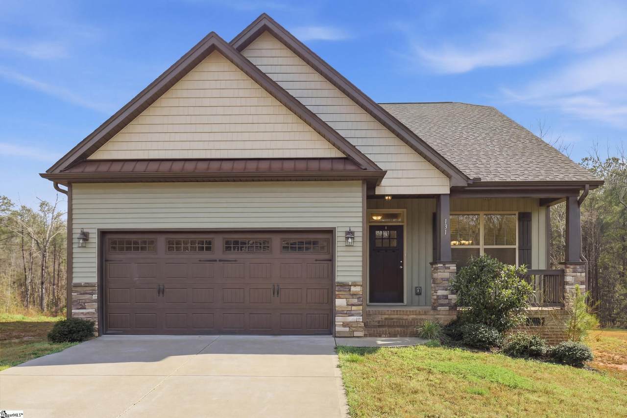 131 Estateside Drive - Photo 1