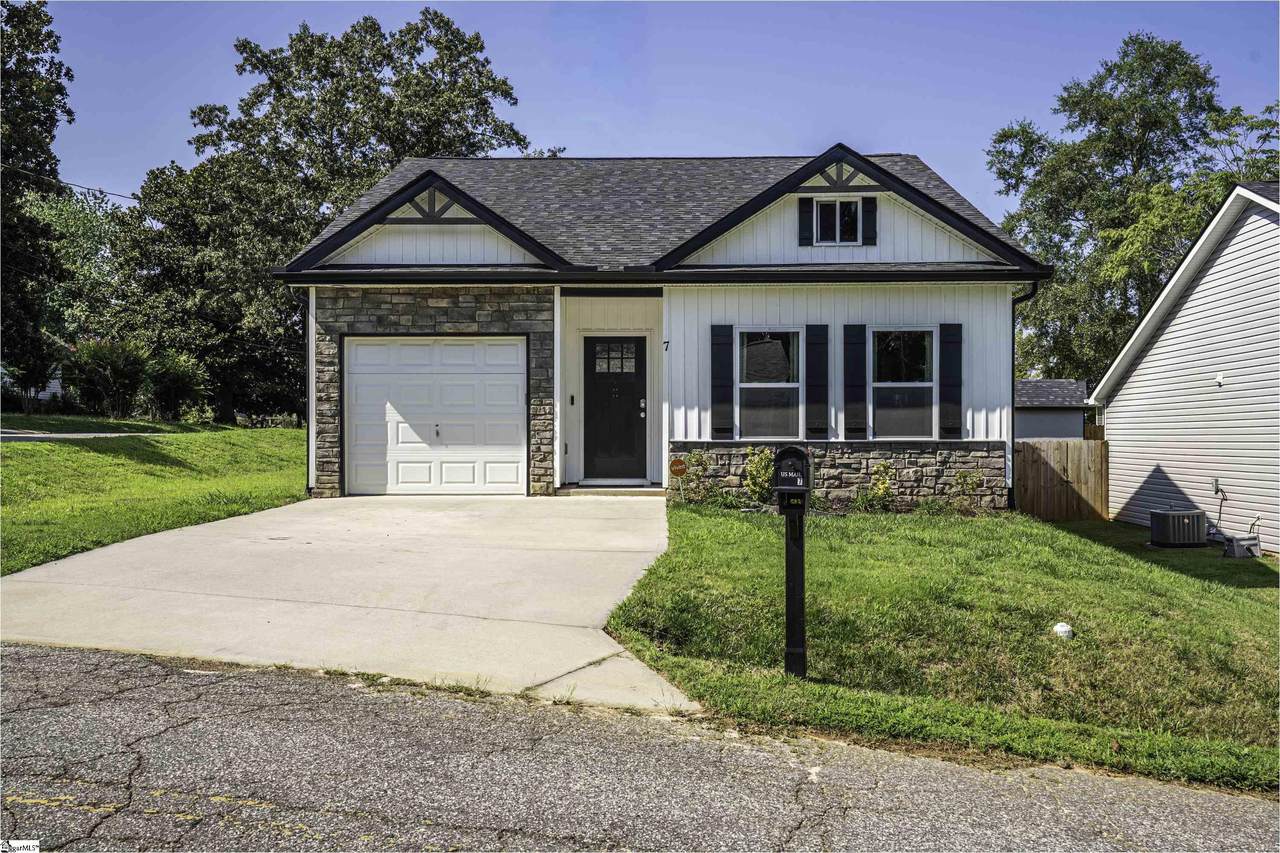 7 Lawrence Street - Photo 1