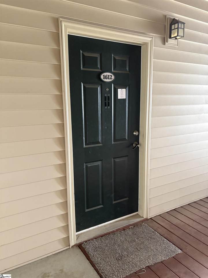 1612 Harts Ridge Drive - Photo 1