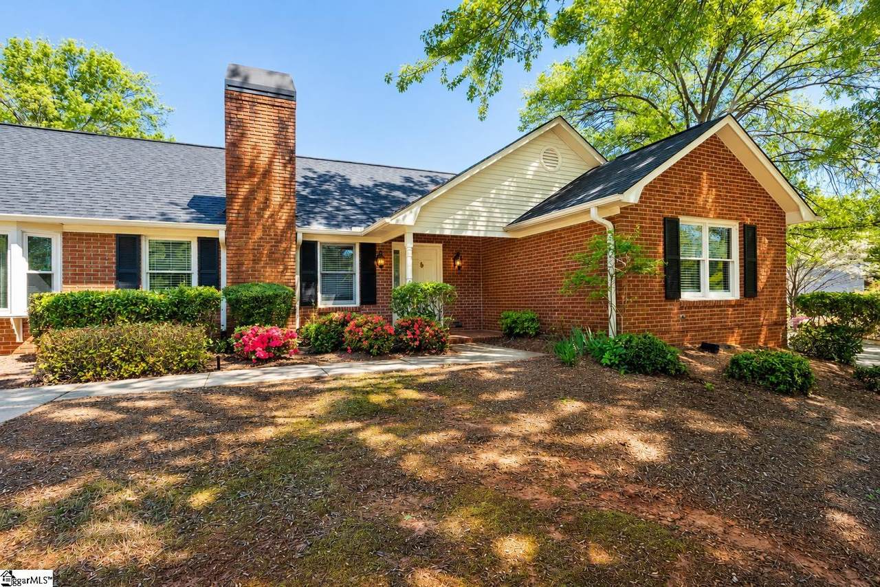 142 Fairoaks Drive - Photo 1
