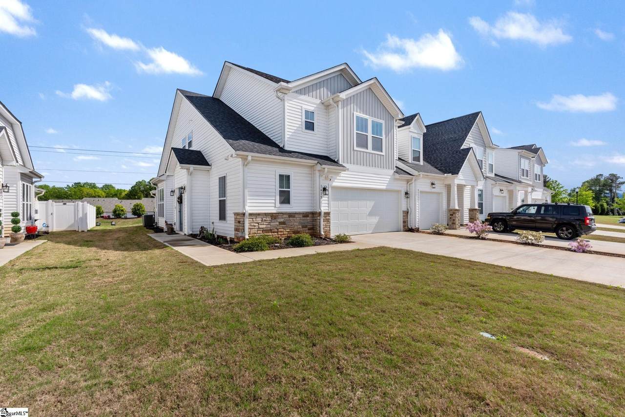 1615 Chelmsford Court - Photo 1