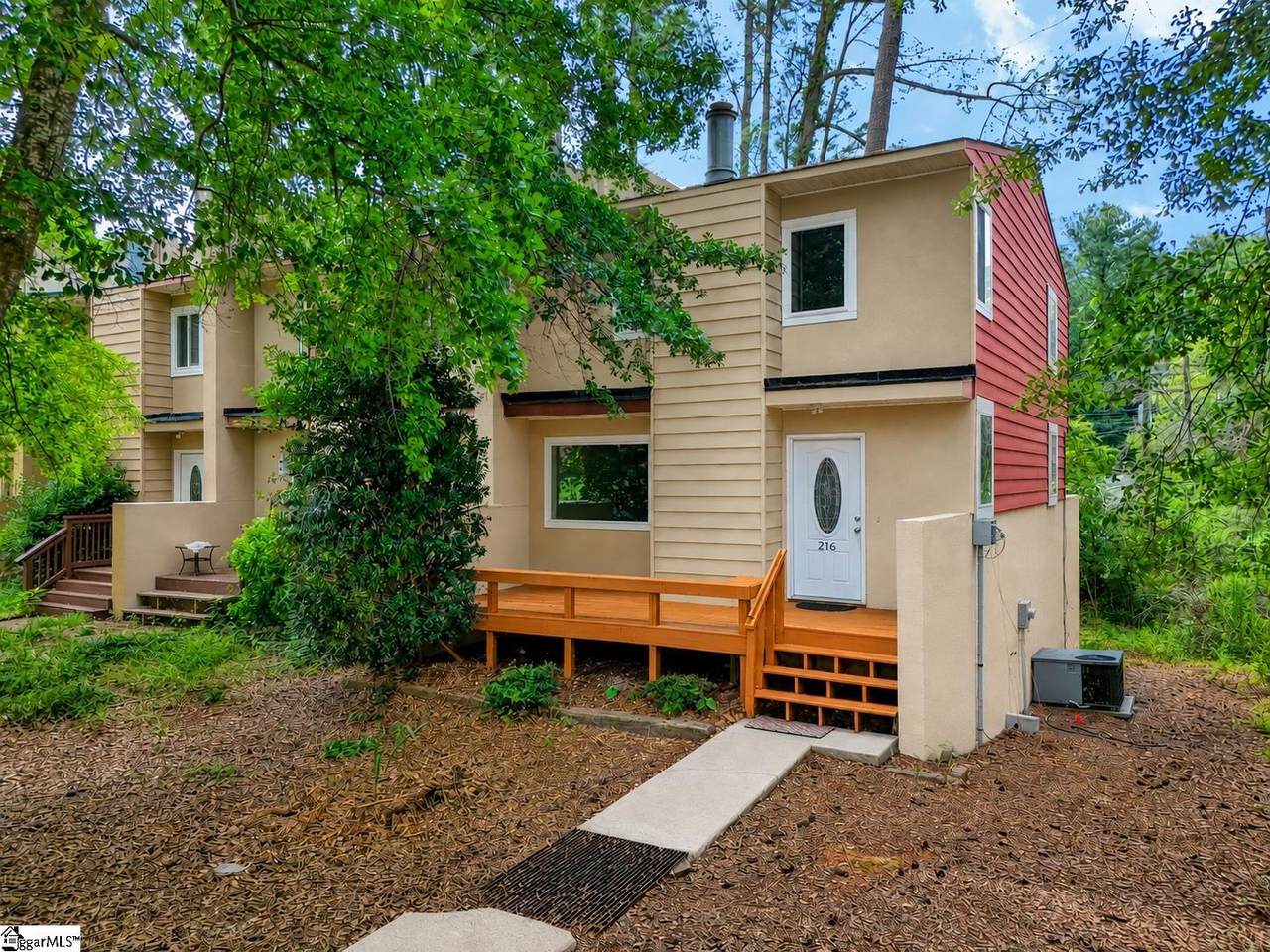 216 Charleston Avenue - Photo 1