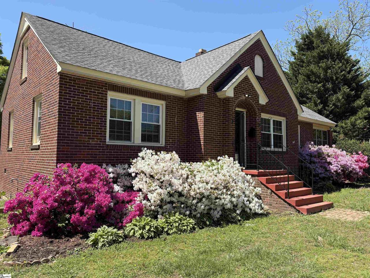 2609 East North Avenue - Photo 1