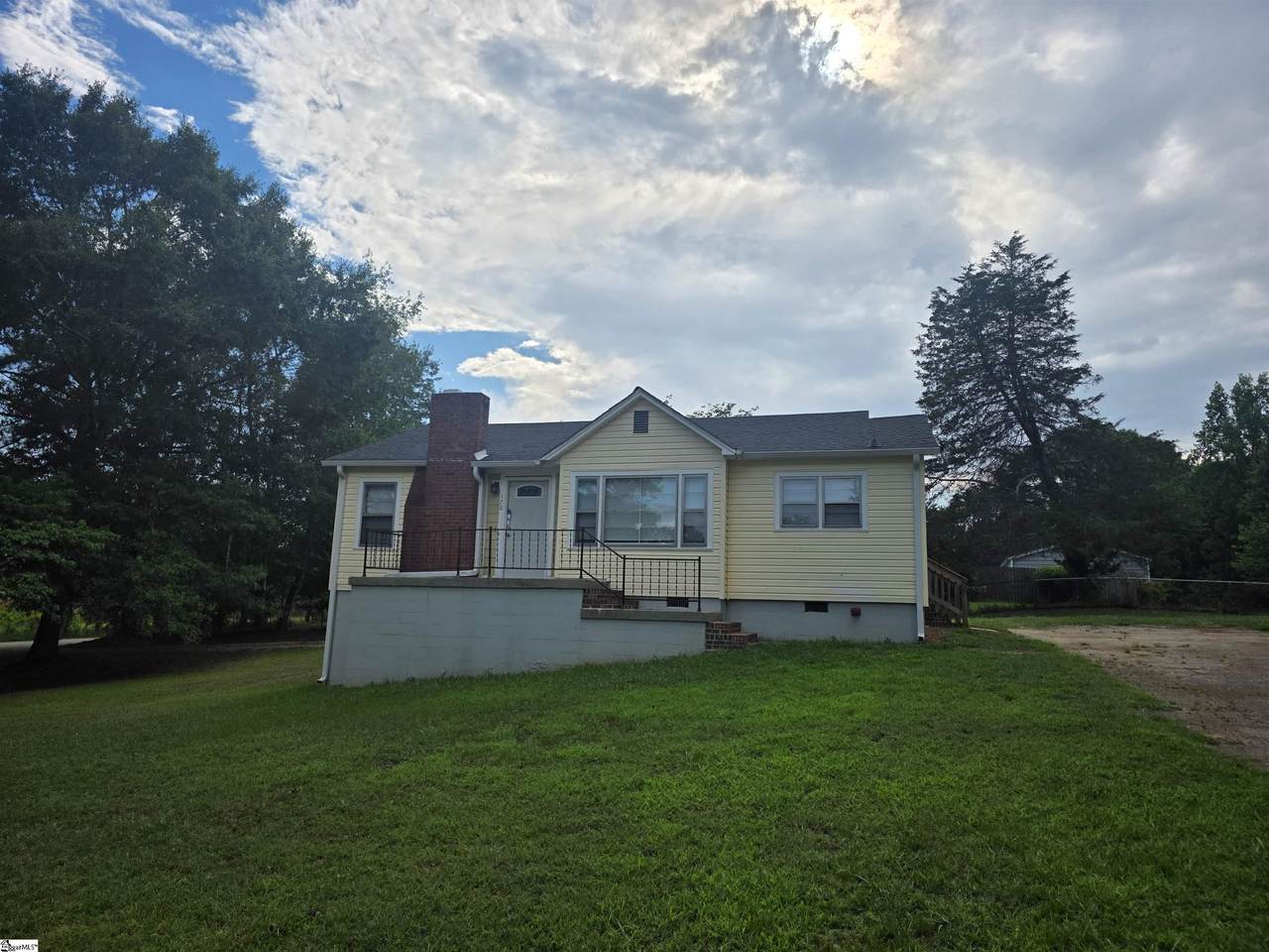 170 Carol Drive - Photo 1