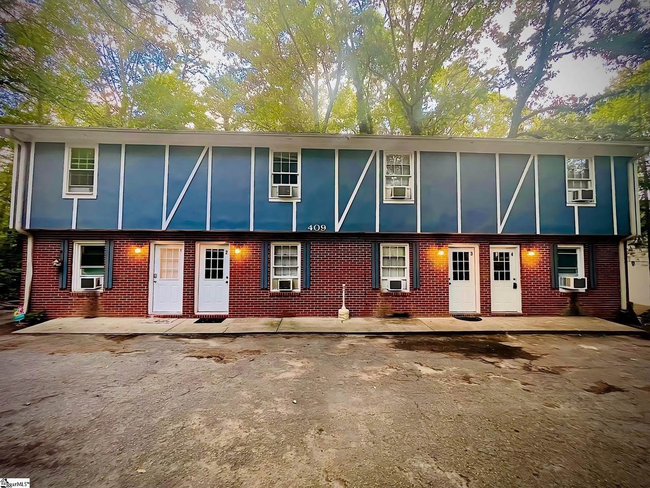 409 Lindsay Road - Photo 1