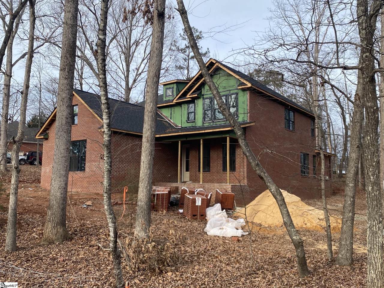 100 Oakmont Drive - Photo 1