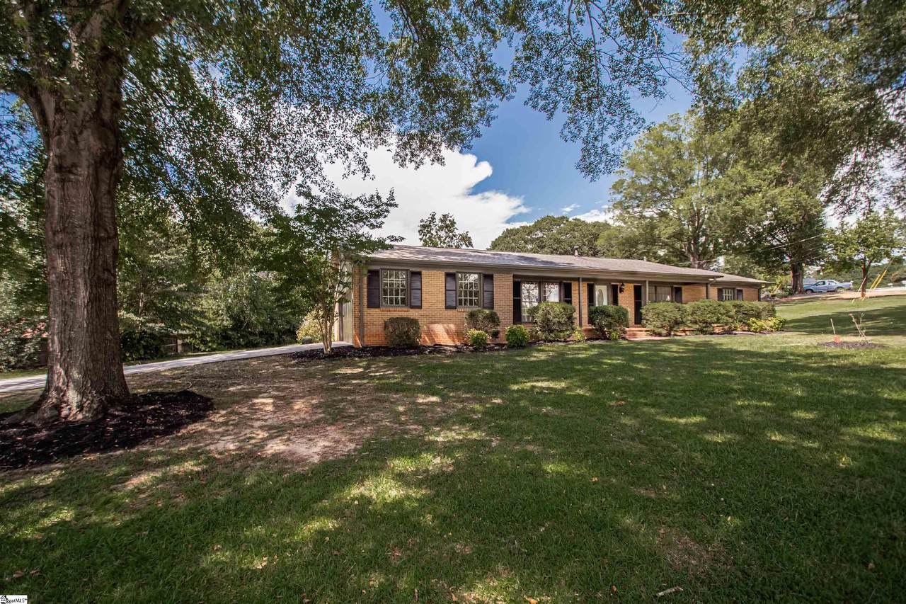 303 Robinall Drive - Photo 1