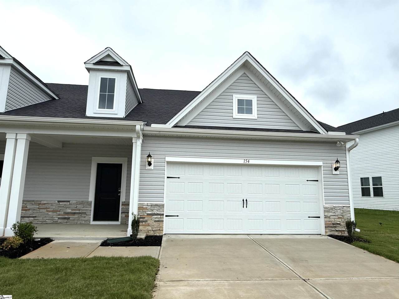 154 Herrick Place - Photo 1
