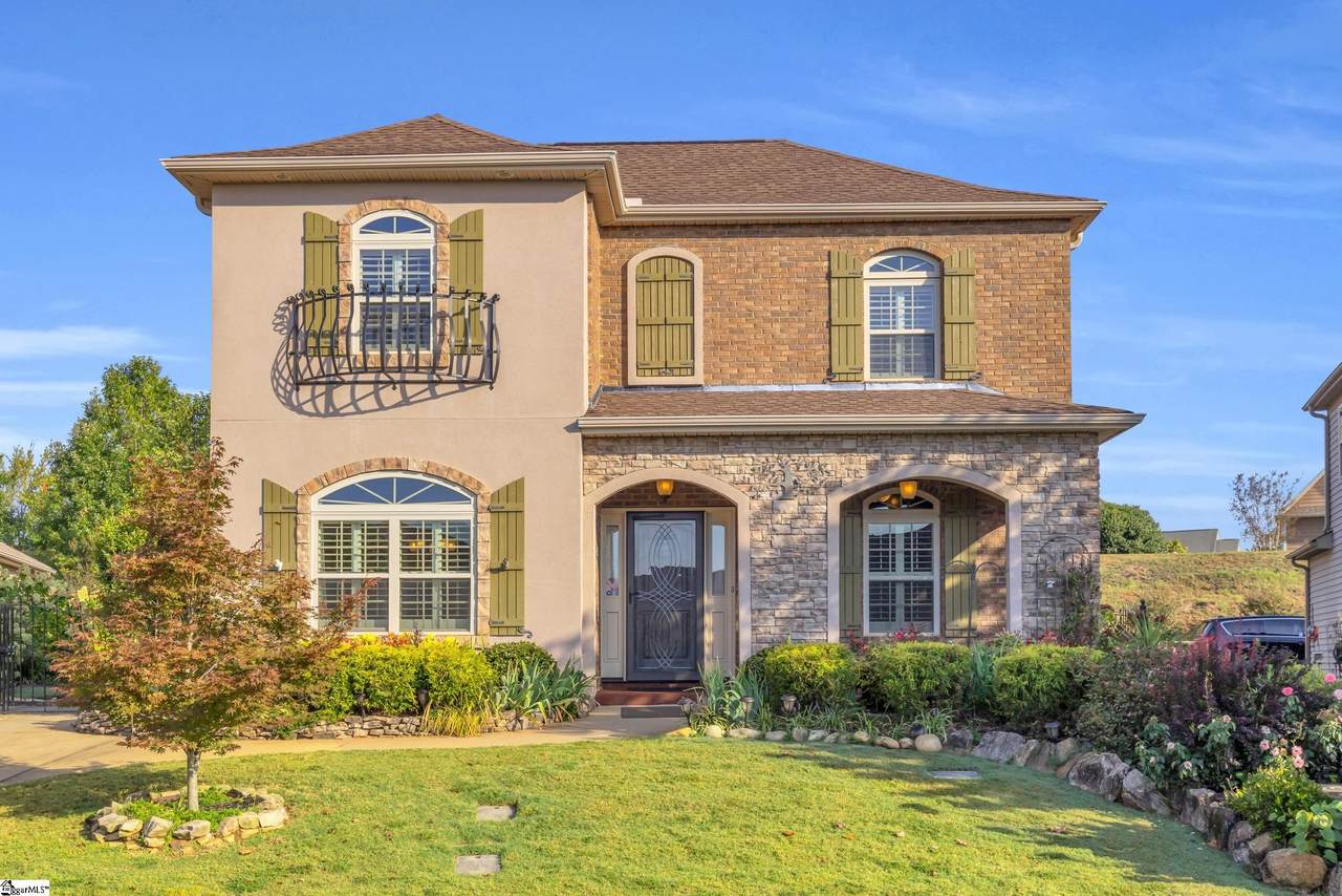 105 Bur Oak Drive - Photo 1