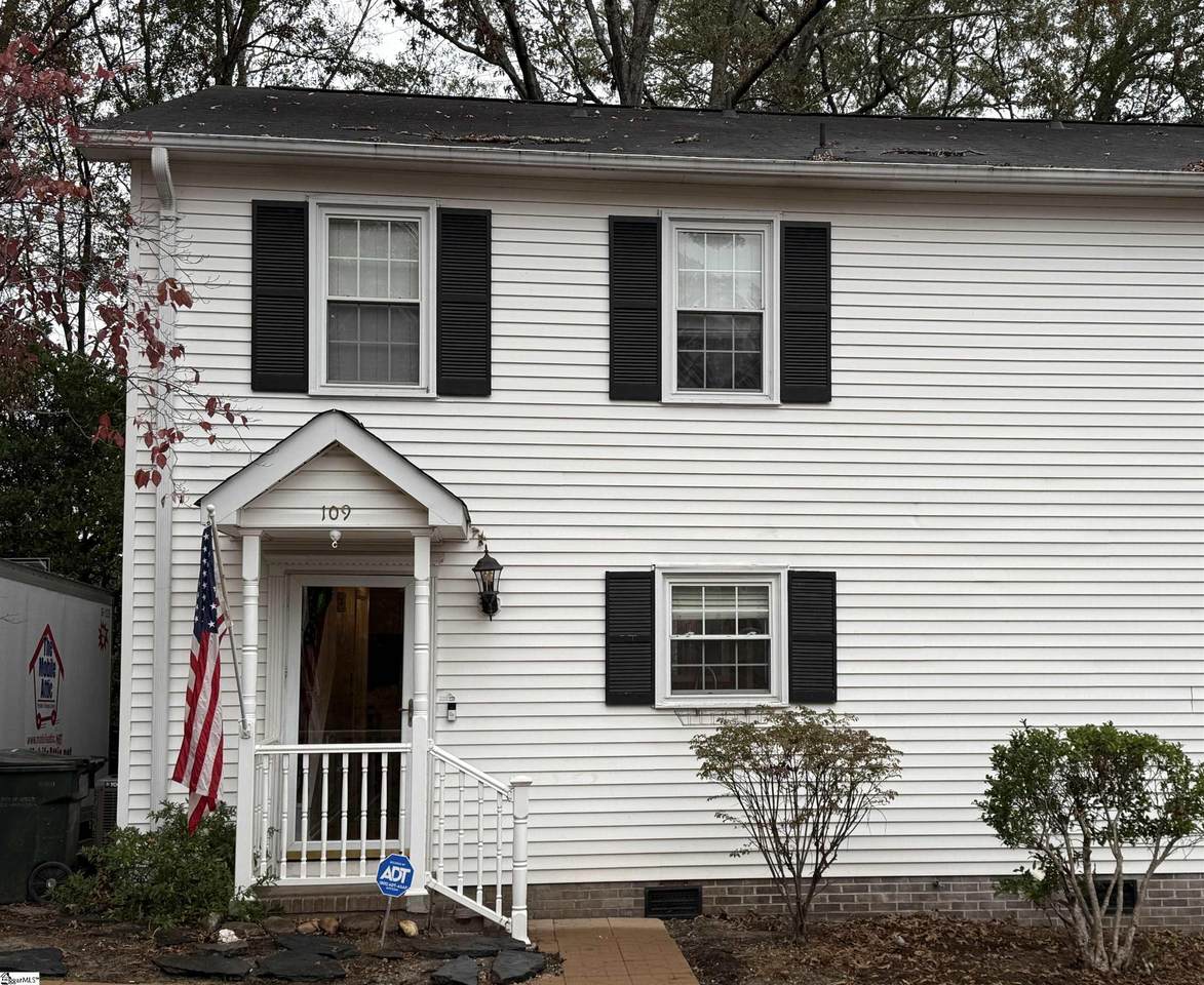 109 Village Court - Photo 1