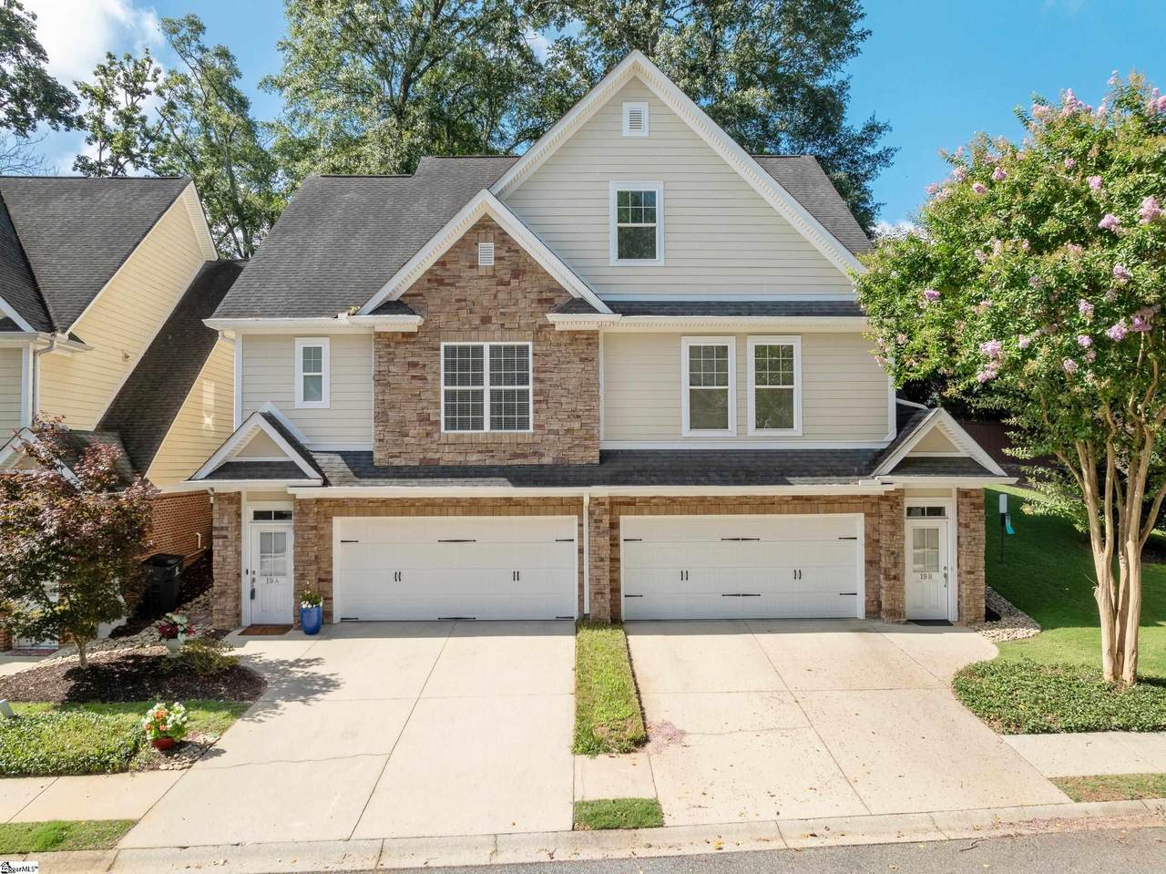 19 Edge Court - Photo 1