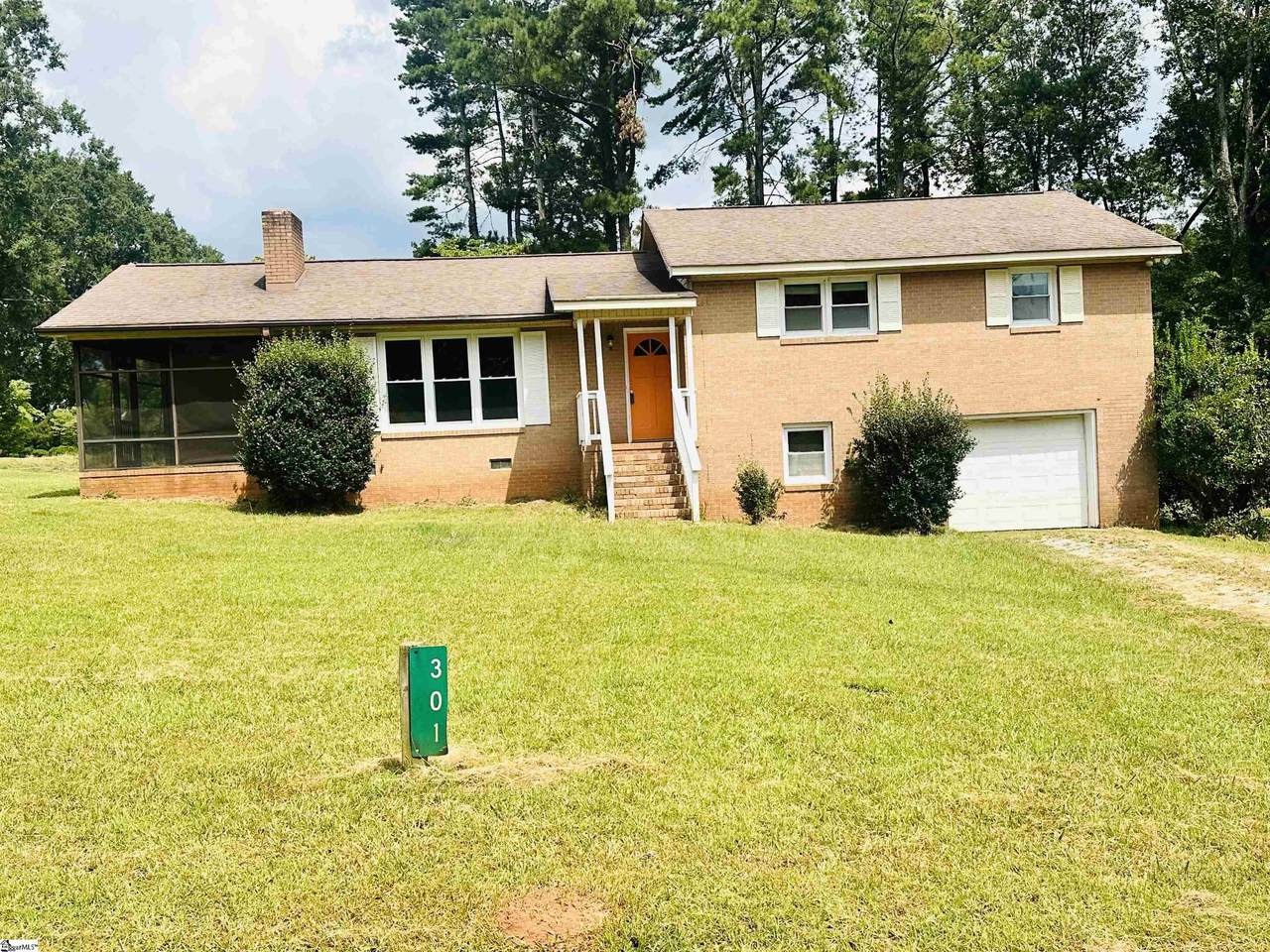 301 Dixon Street - Photo 1