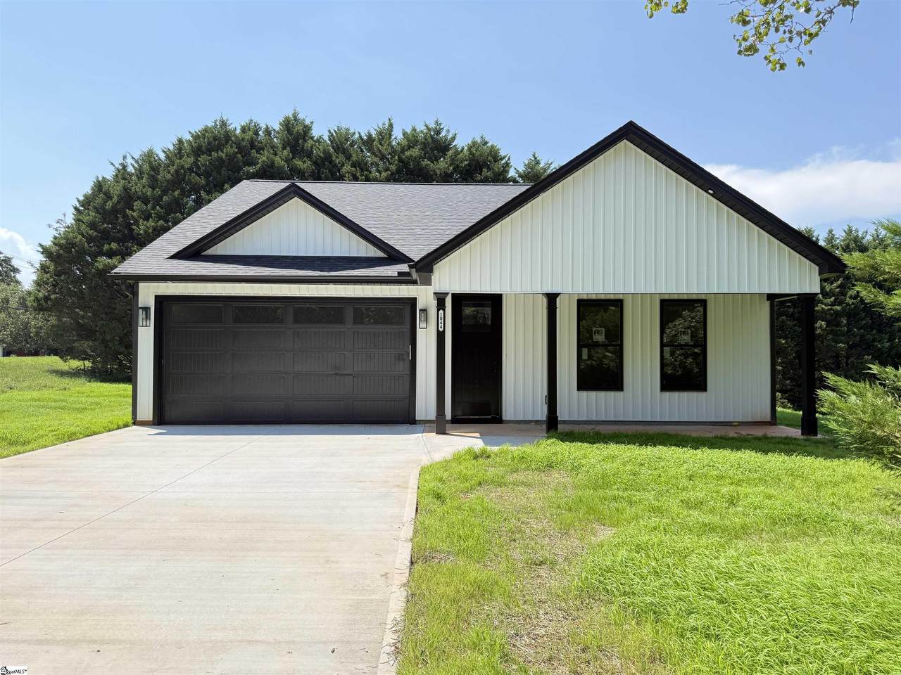 1044 11 Highway - Photo 1