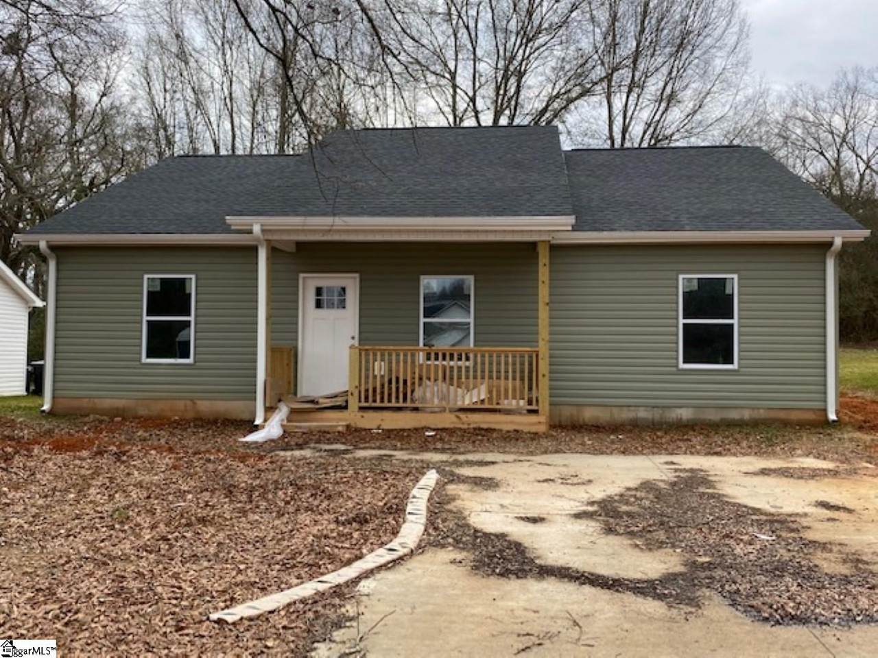 307 Saluda Street - Photo 1