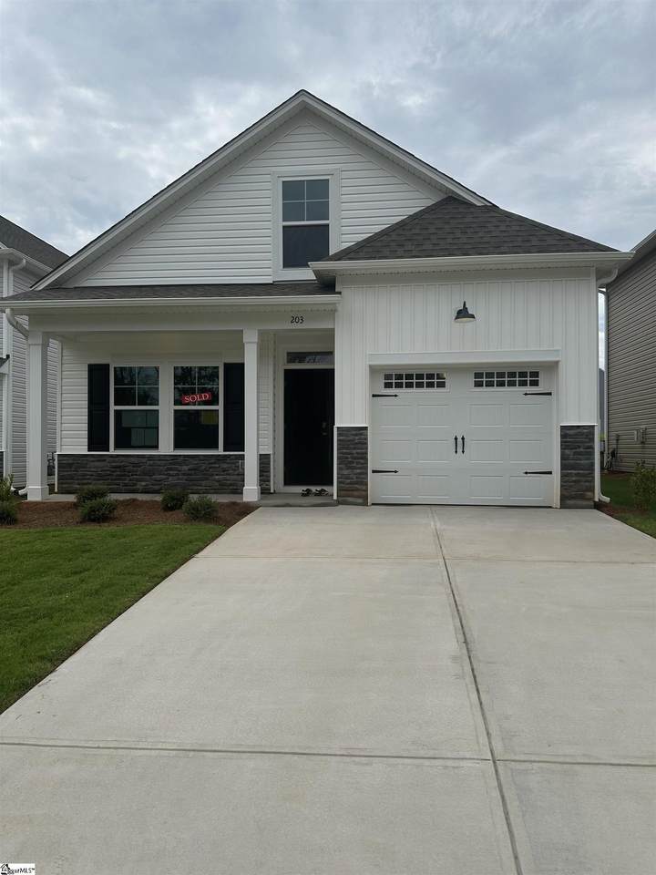 203 Brown Circle - Photo 1