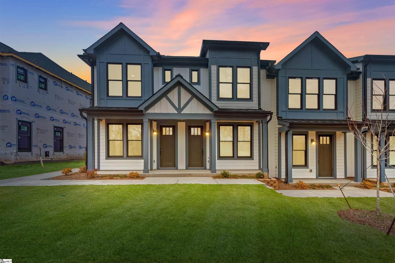 9 Hawthorne Lane - Photo 1