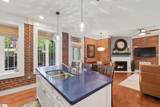 325 Hampton Avenue - Photo 12