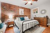 325 Hampton Avenue - Photo 19