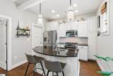 325 Hampton Avenue - Photo 16