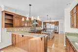 11 Country Squire Court - Photo 8