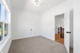 104 Benjamin Boulevard - Photo 37