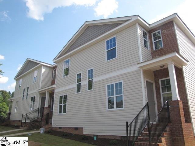 124 Huntress Drive - Photo 1