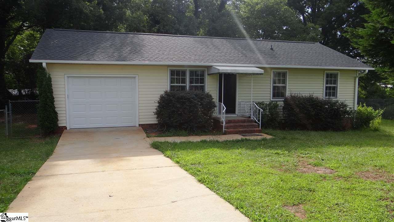 107 Roebuck Drive - Photo 1