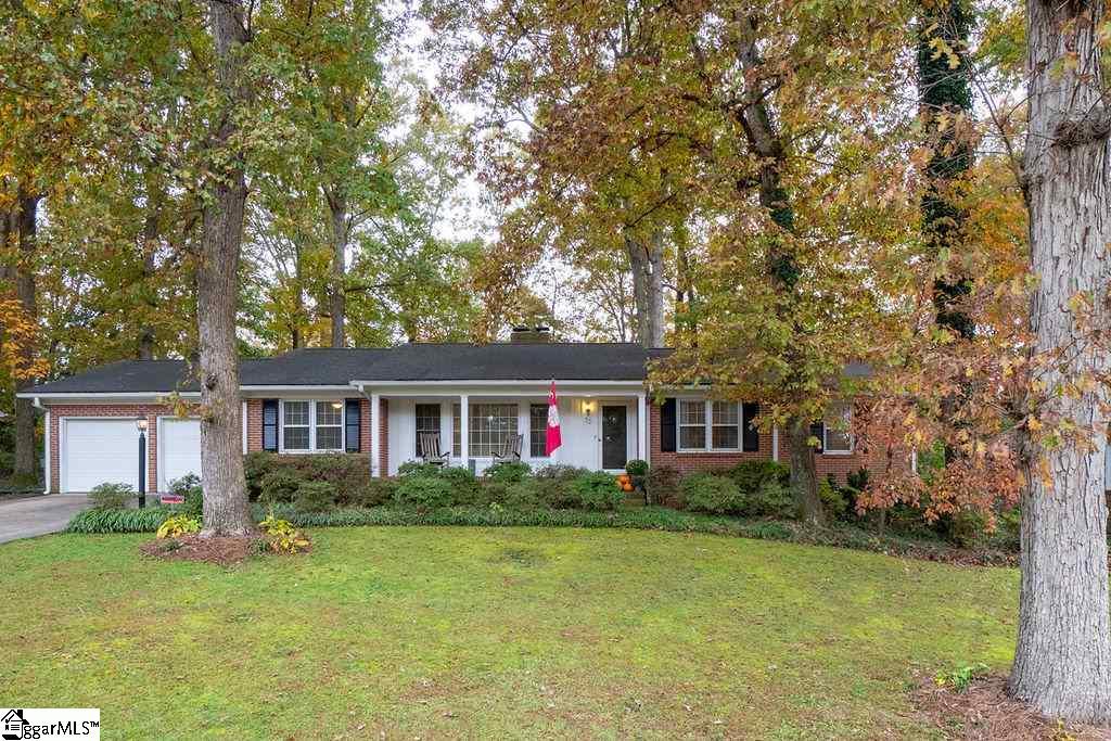 33 Hiawatha Drive - Photo 1