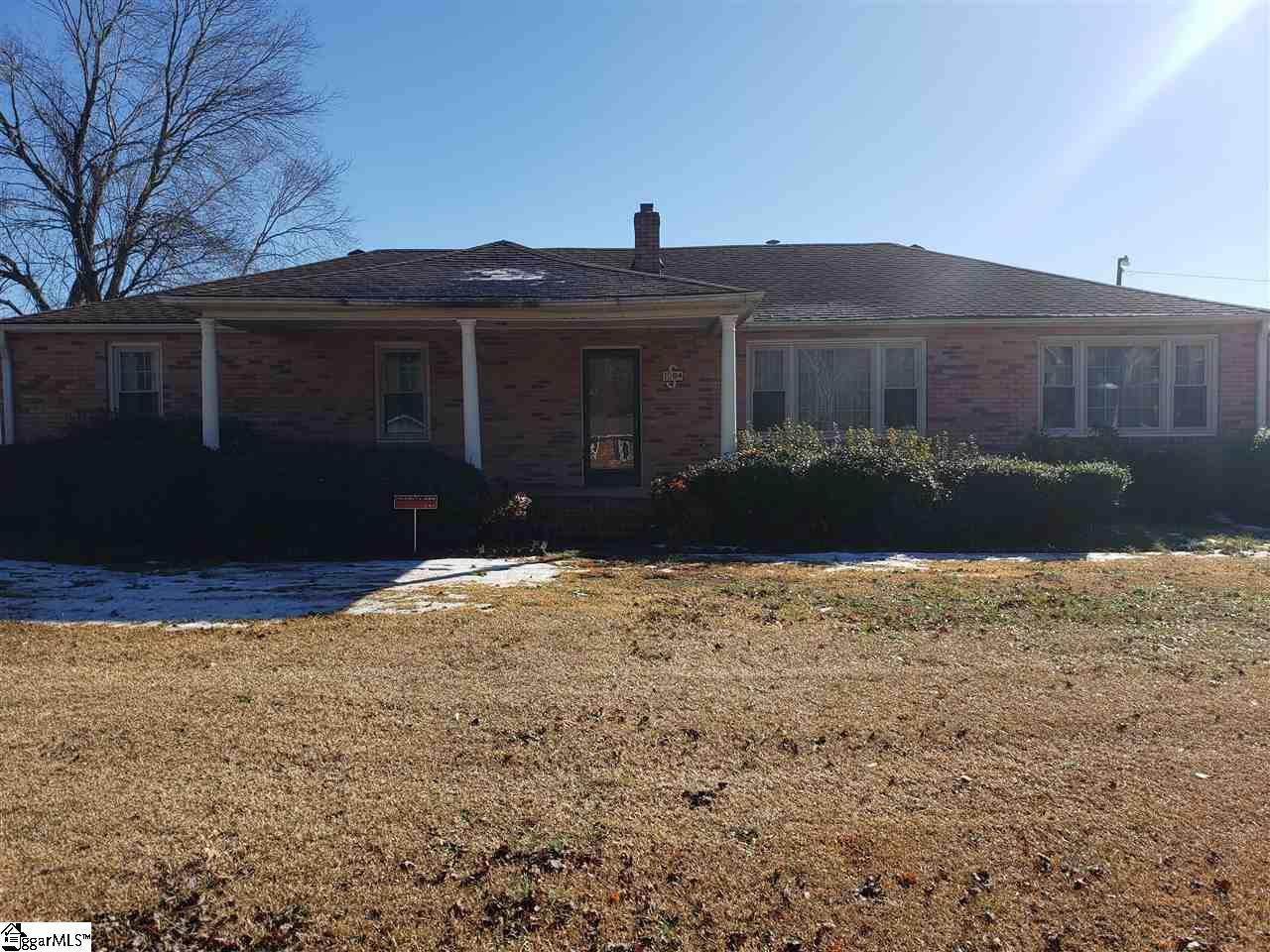 1604 Powdersville Road - Photo 1