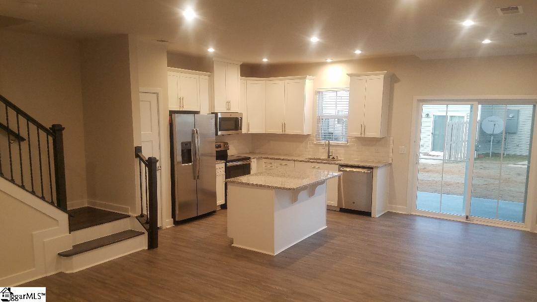 208 Clearwood Drive - Photo 1