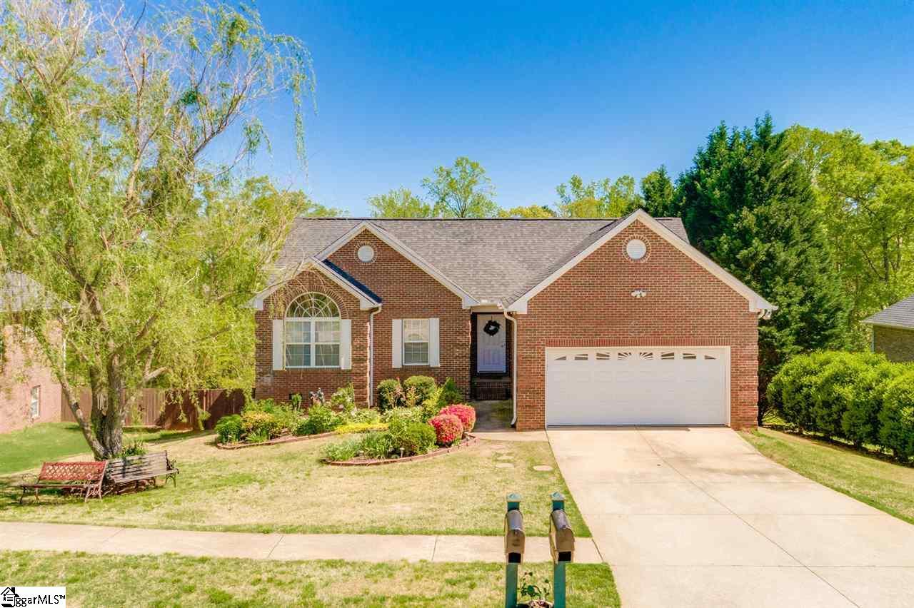 273 Glen Crest Drive - Photo 1