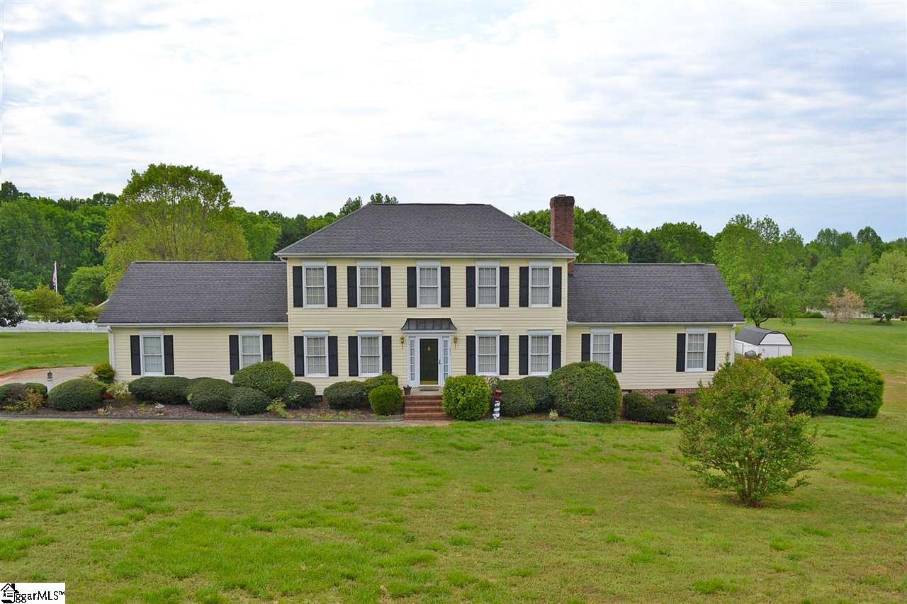 211 Mountain Crest Drive - Photo 1