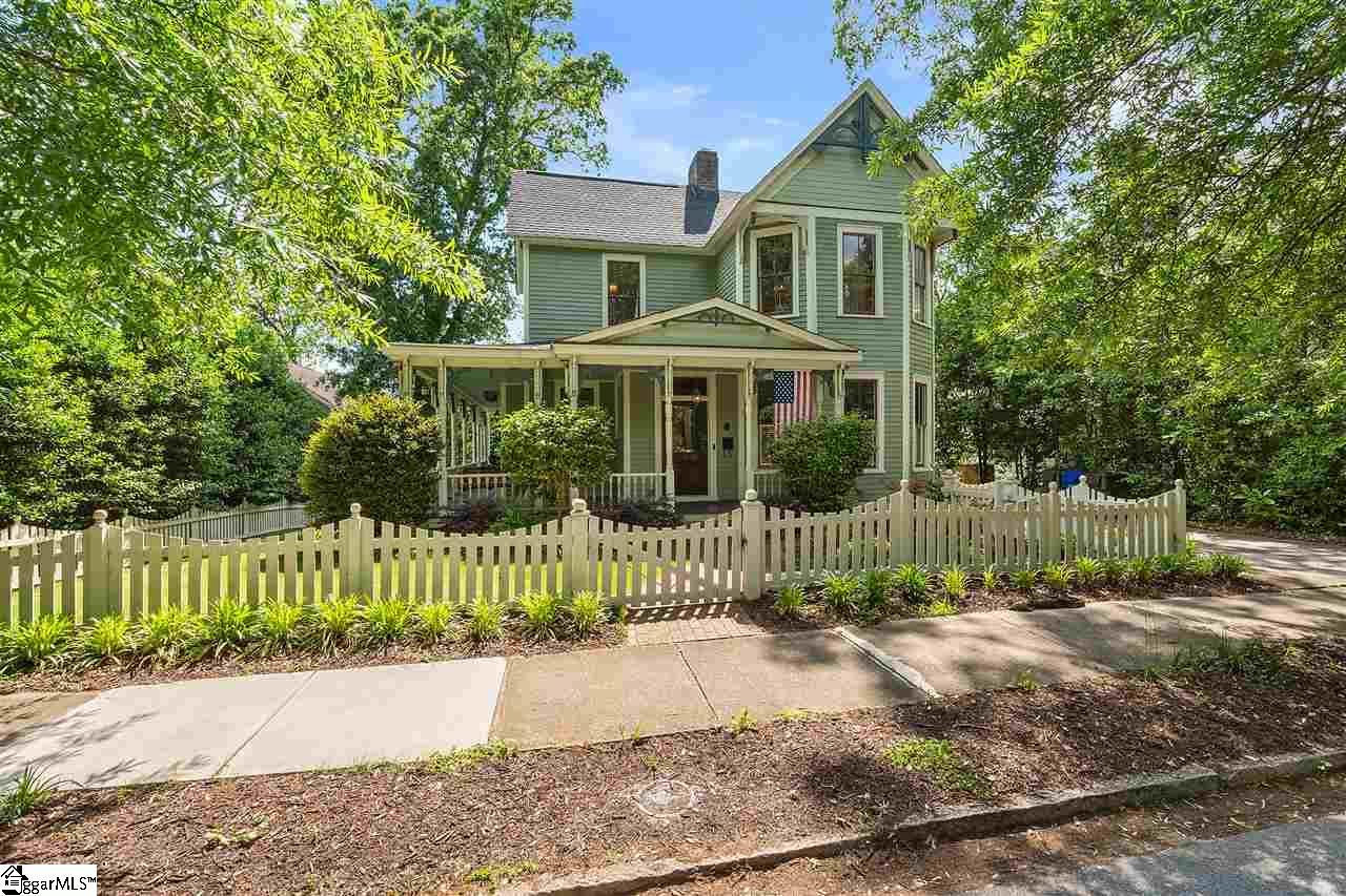 317 Hampton Avenue - Photo 1