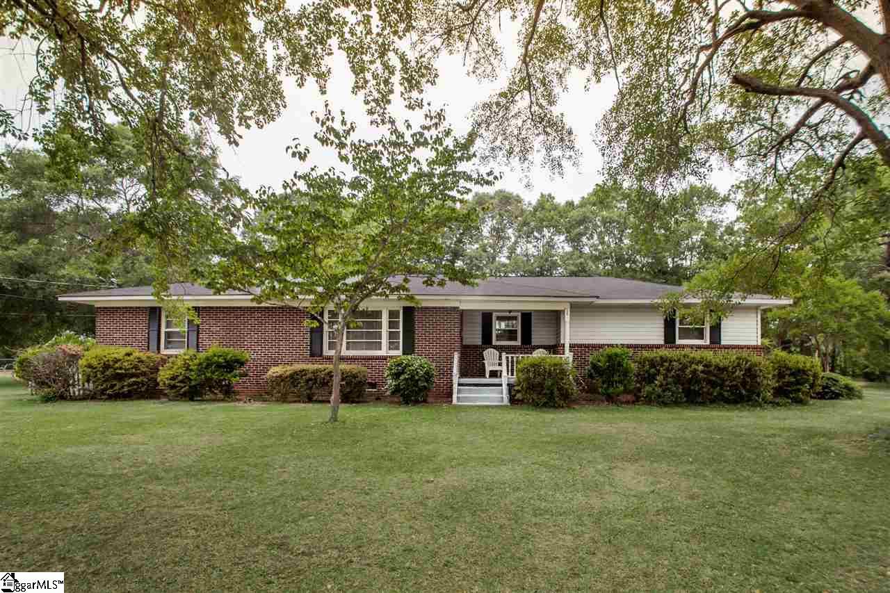 128 Sunset Drive - Photo 1