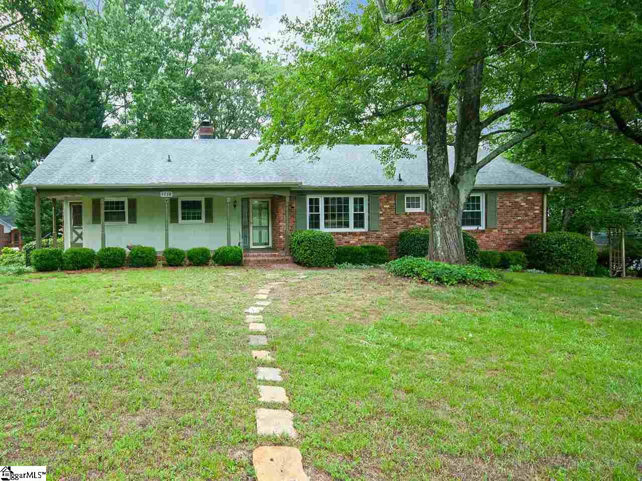 201 Sweetbriar Road - Photo 1